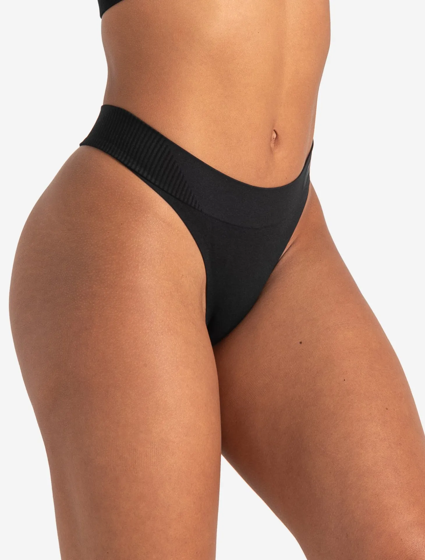 ADAPT 2.0 Seamless Thong Blackout