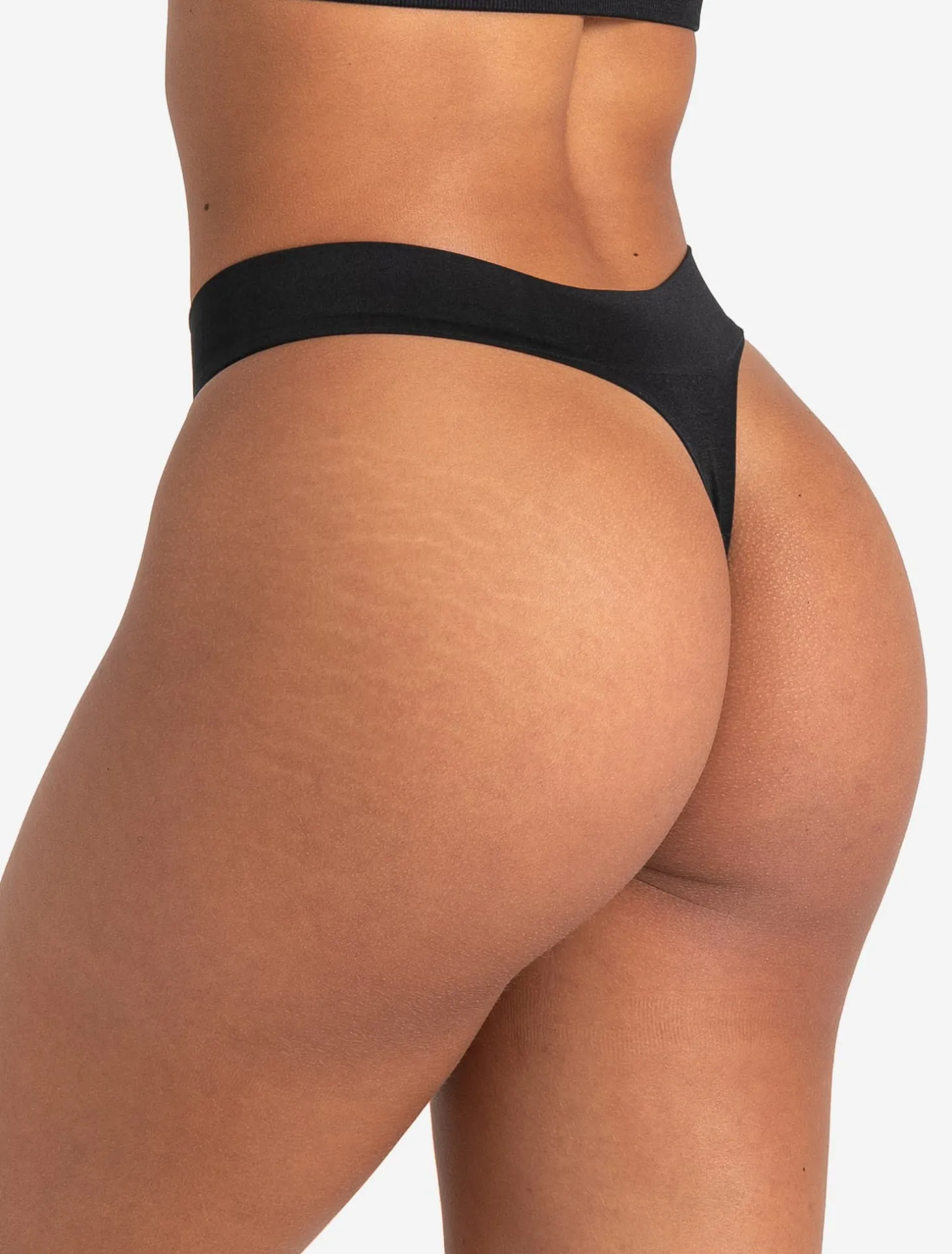 ADAPT 2.0 Seamless Thong Blackout