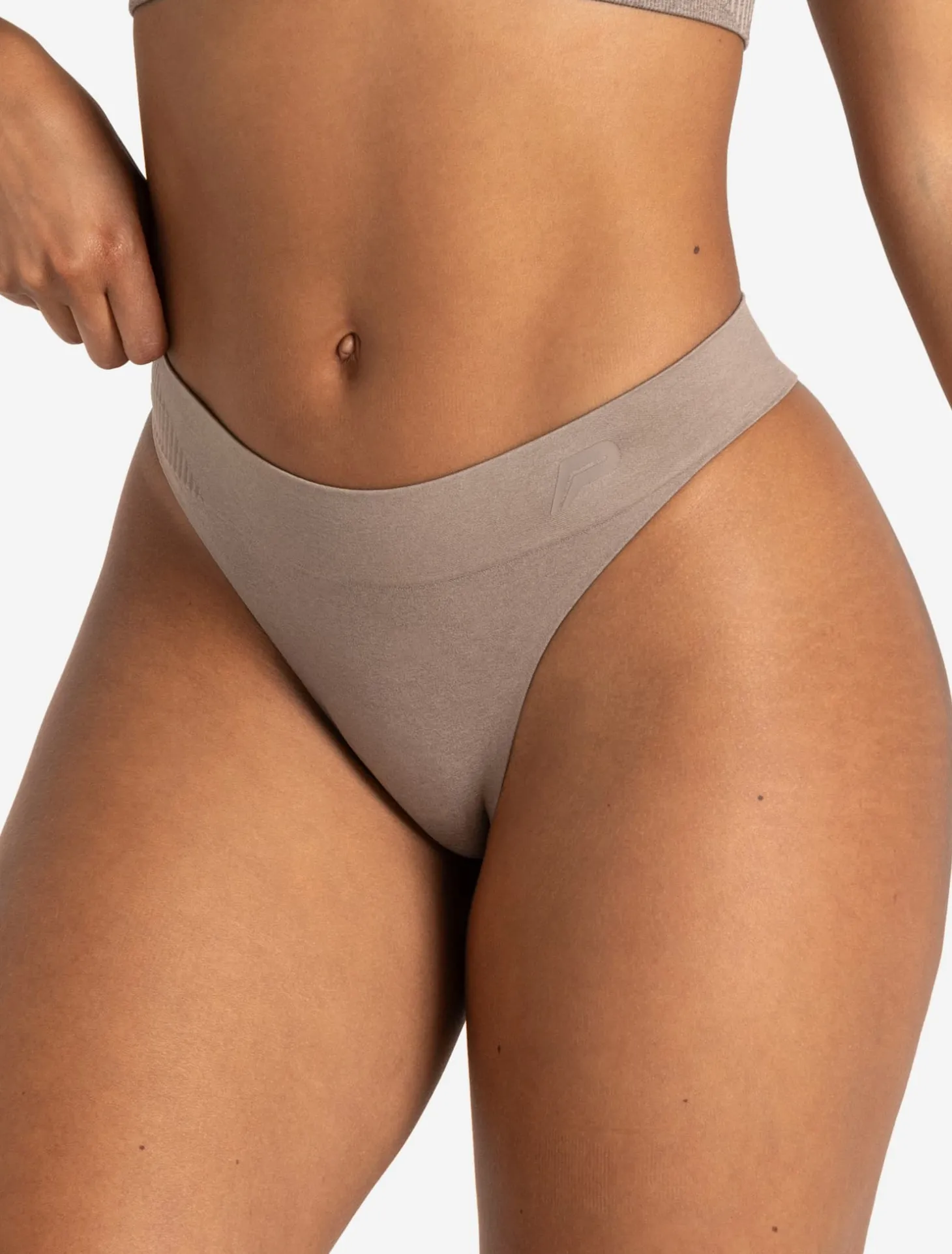 ADAPT 2.0 Seamless Thong Fawn