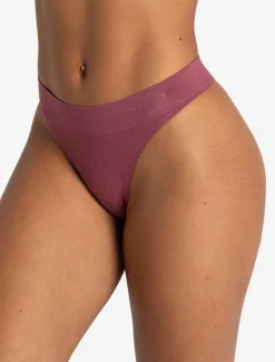 ADAPT 2.0 Seamless Thong Magenta
