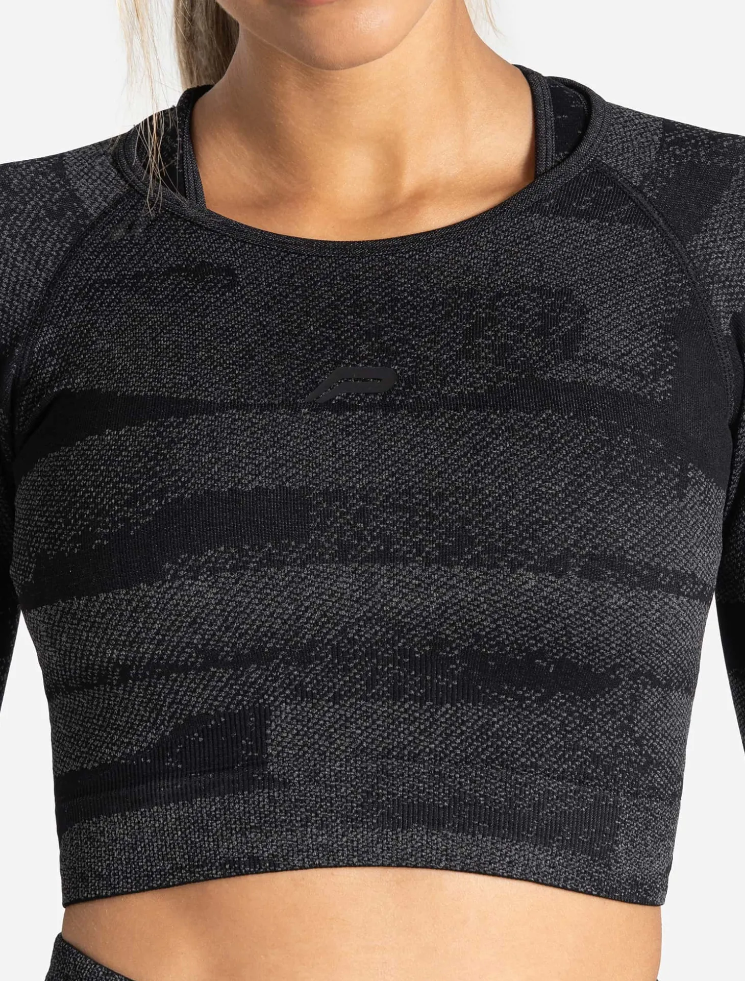 Boost Seamless Long Sleeve Crop Top Black