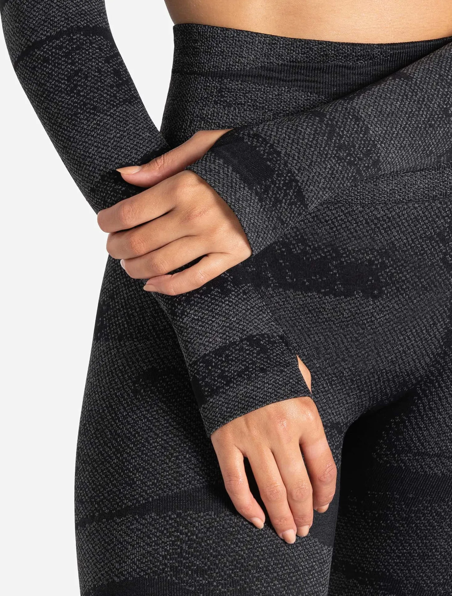 Boost Seamless Long Sleeve Crop Top Black