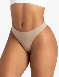 Seamless Thong Sand