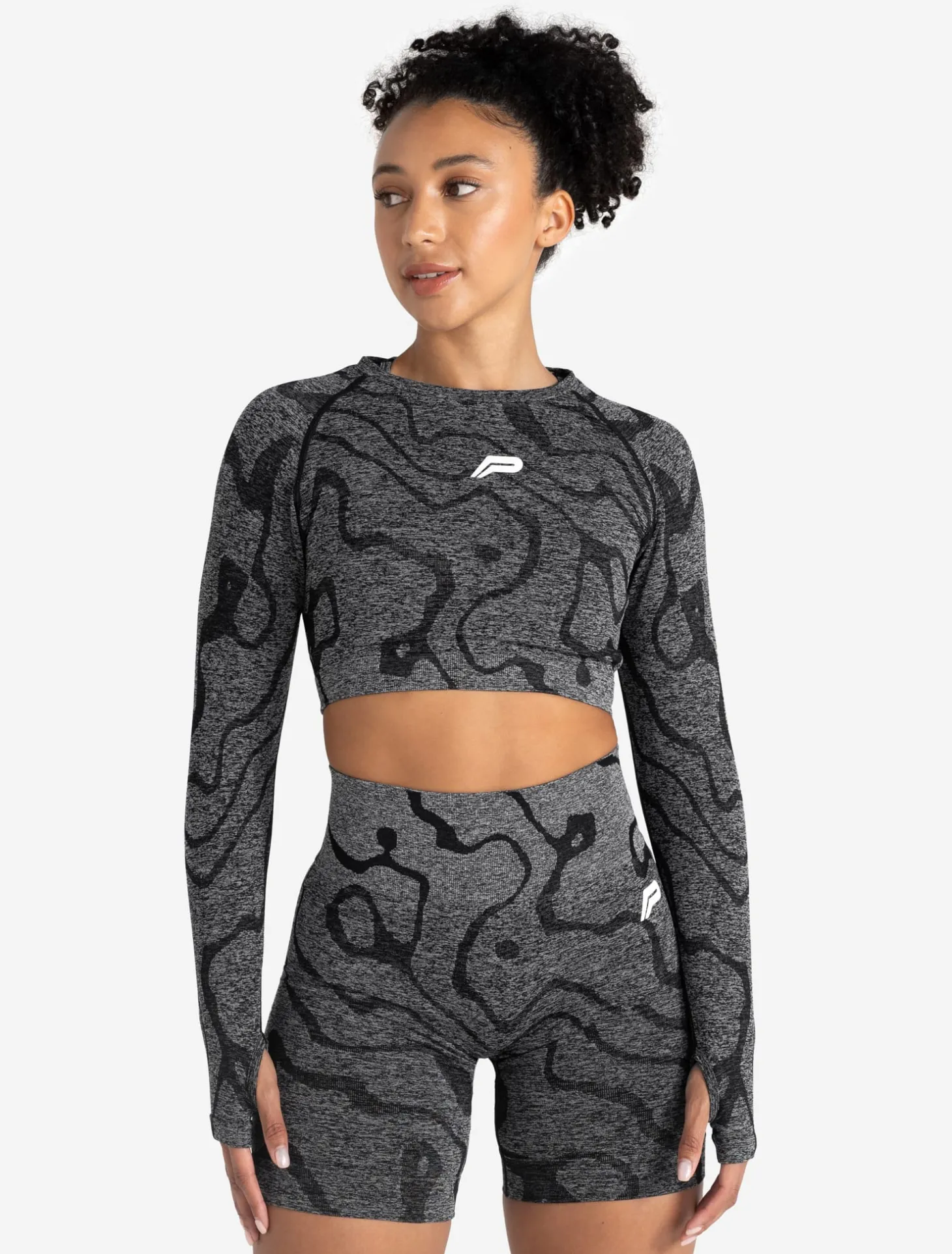 Sustainable Seamless Long Sleeve Crop Top Black
